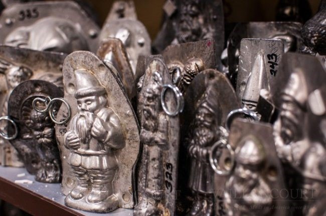antique molds 1